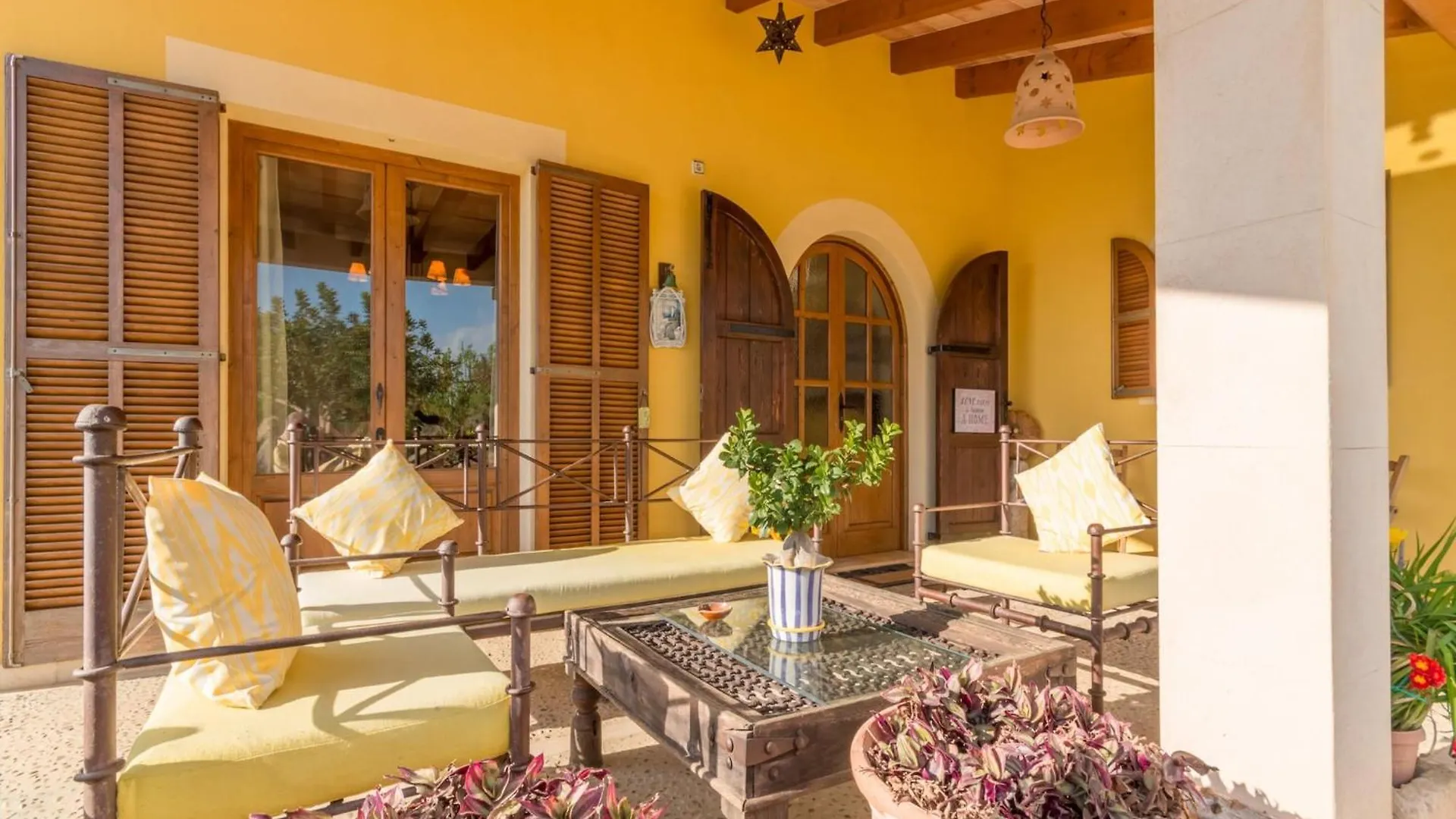 Charming Country House In Inca