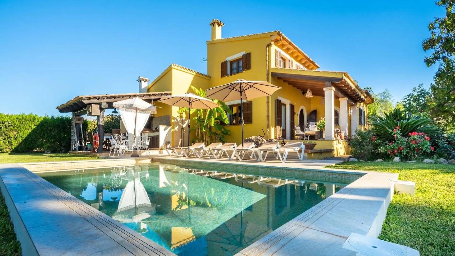 Charming Country House In Inca